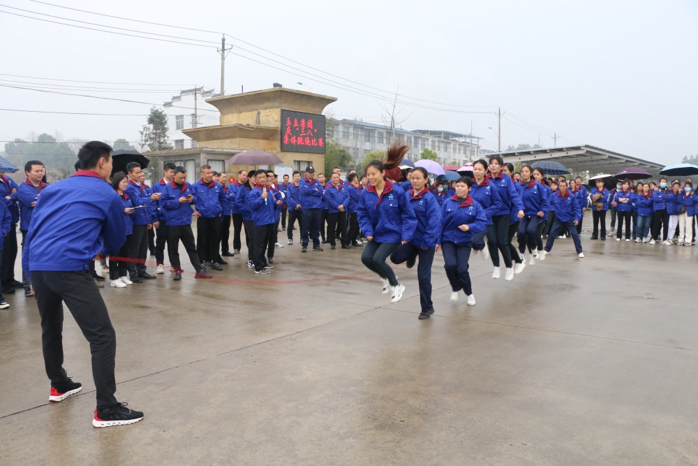 齊心協(xié)力“跳” “繩”彩亦飛揚