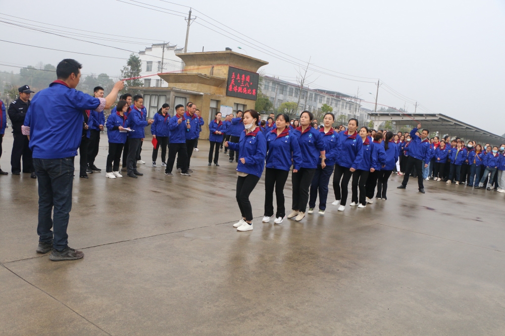 齊心協(xié)力“跳” “繩”彩亦飛揚(yáng)